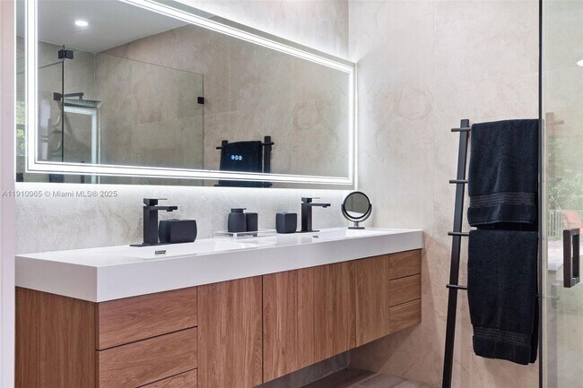 Building Photo - 12511 SW 13th St