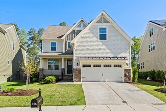 Building Photo - *Application PENDING* AVAILABLE IN MAY!  Stunning, like-new 4 bedroom, 4 bath home with large fen...