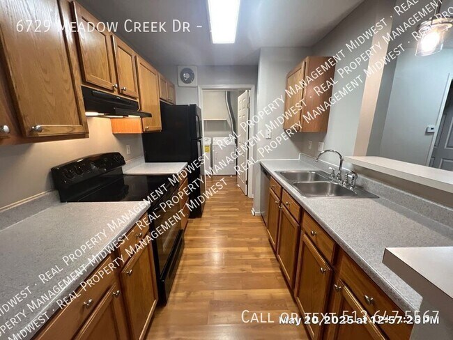 Building Photo - 6729 Meadow Creek Dr