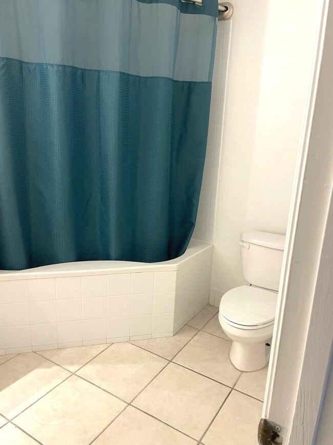 Building Photo - 2100 Greenview Shores Blvd