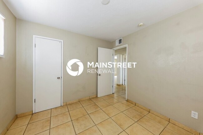 Building Photo - 3 Bedroom Pet-Friendly Home in Phoenix, AZ with Main Street Renewal