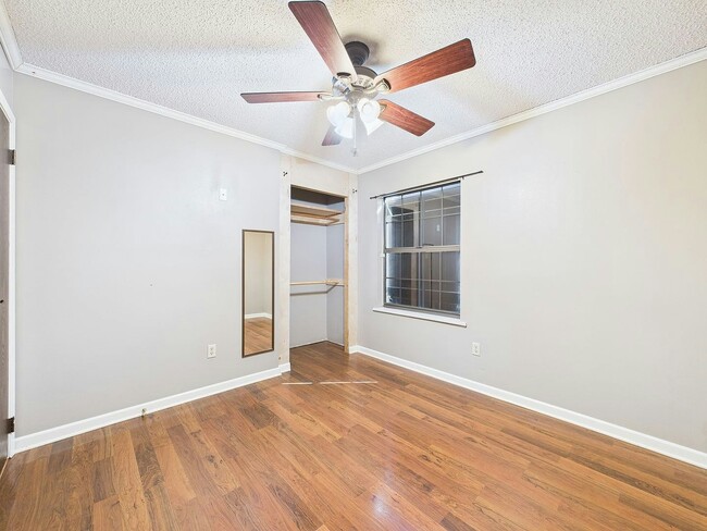 Building Photo - 102 Thompson Loop