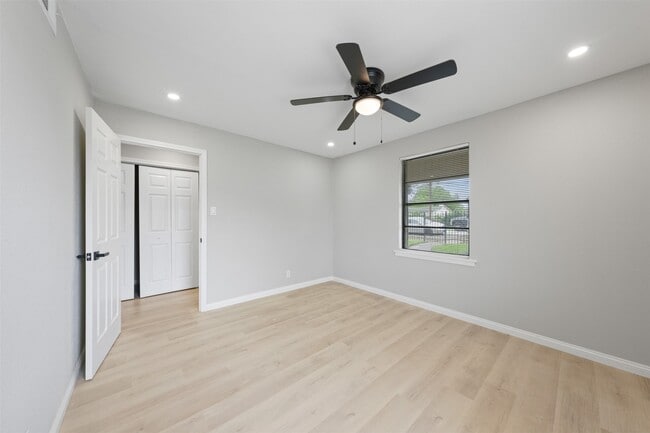 Building Photo - 4356 Phlox St