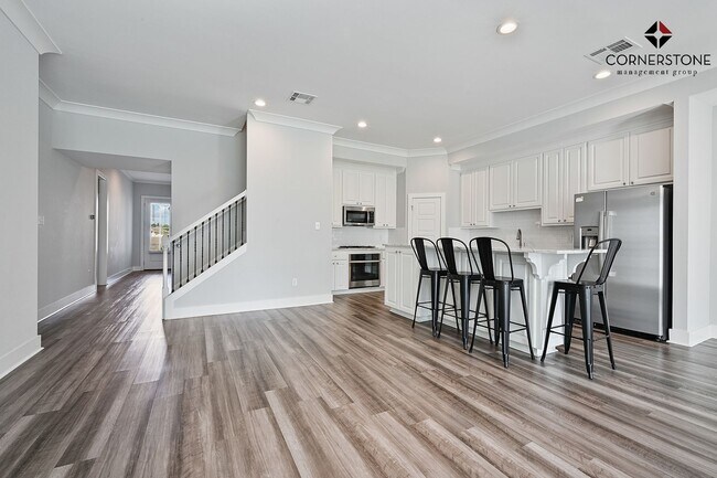 Building Photo - 4 Bedroom in a Gated Community