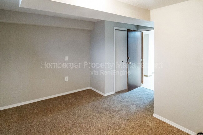 Building Photo - 1214 E 43rd Ave