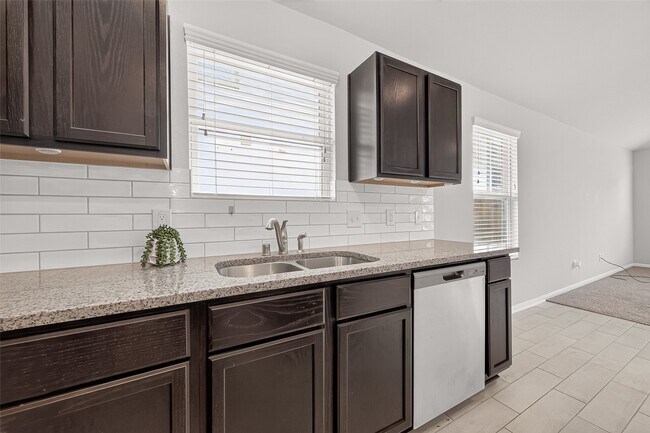 Building Photo - 2122 Artic Loon Dr