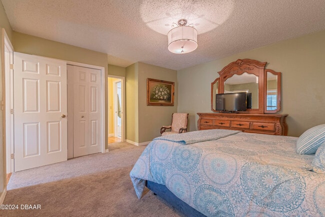 Building Photo - 6236 Clover Bend Dr