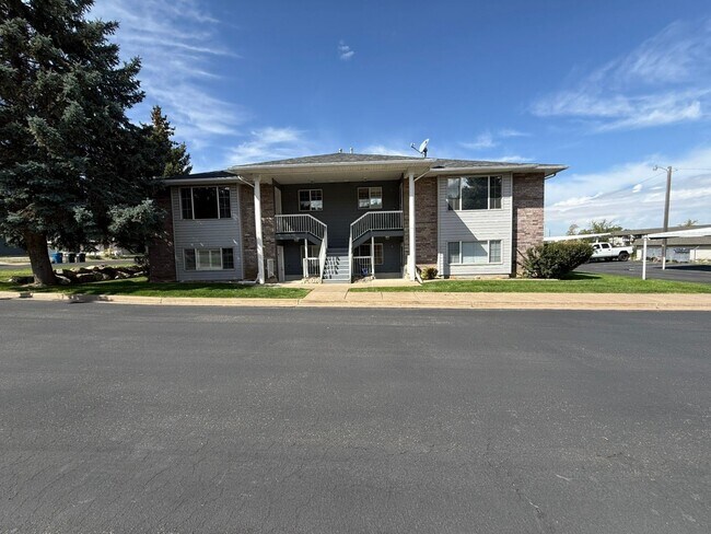 Building Photo - 370 W 4900 S