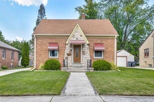 Building Photo - 2916 S 10th St