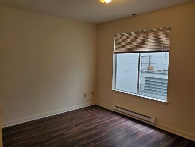 Building Photo - 3 bedroom in San Francisco CA 94117