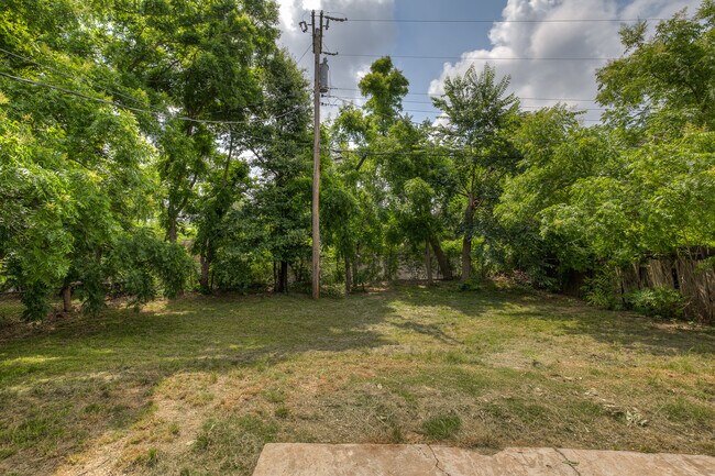 Building Photo - 2408 NW 40th St