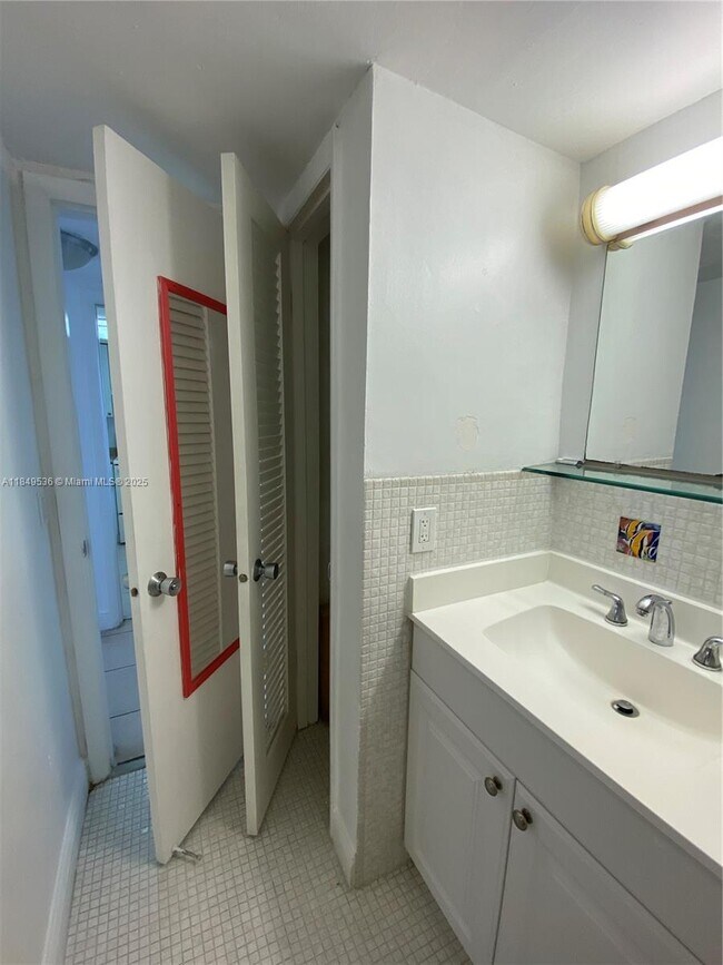 Building Photo - 7505 SW 82nd St