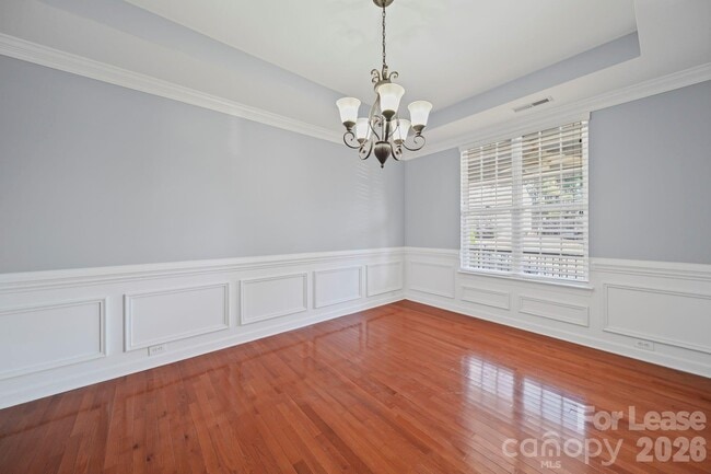 Building Photo - 704 Springwood Dr