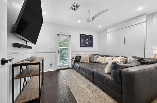 Building Photo - 302 NW 16th St