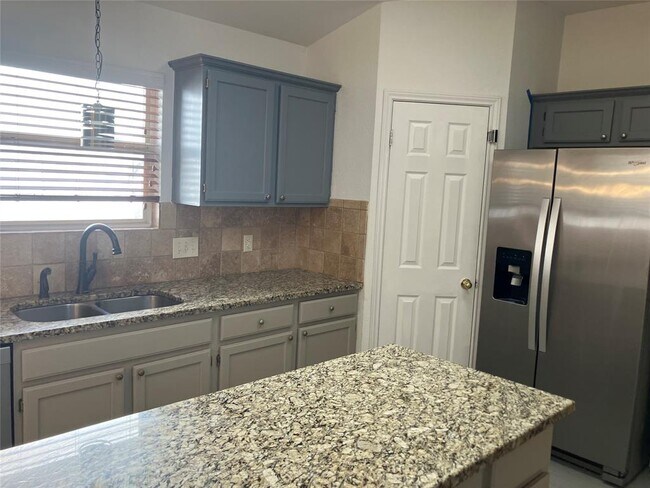 Building Photo - 1209 Wood Creek Dr