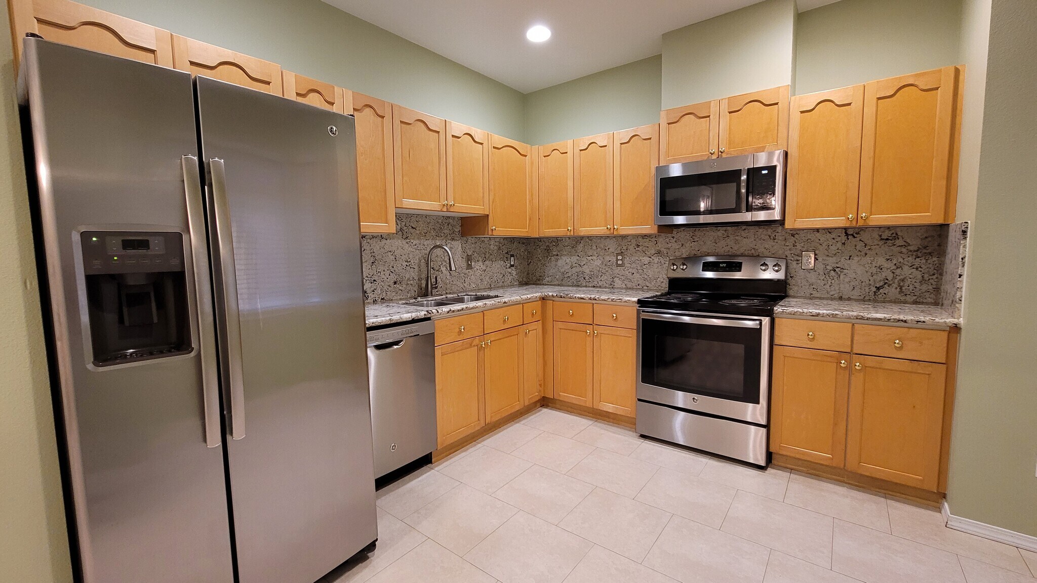 Building Photo - 18008 NE 94th Ct