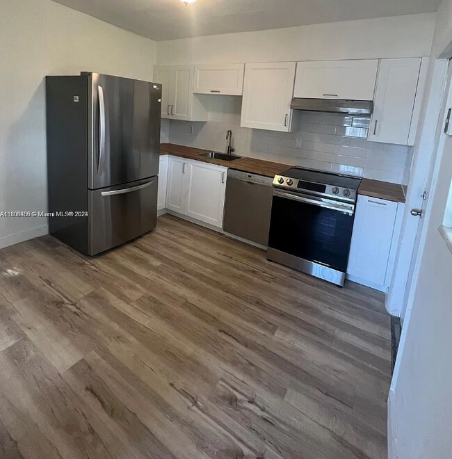 Building Photo - 3331 NW 43rd Terrace