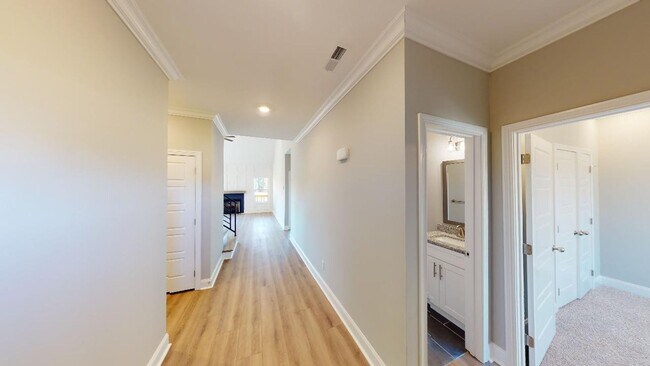 Building Photo - BEAUTIFUL-5 Bedroom for Rent!