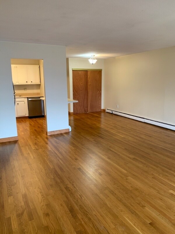 Building Photo - 565 Talcottville Rd