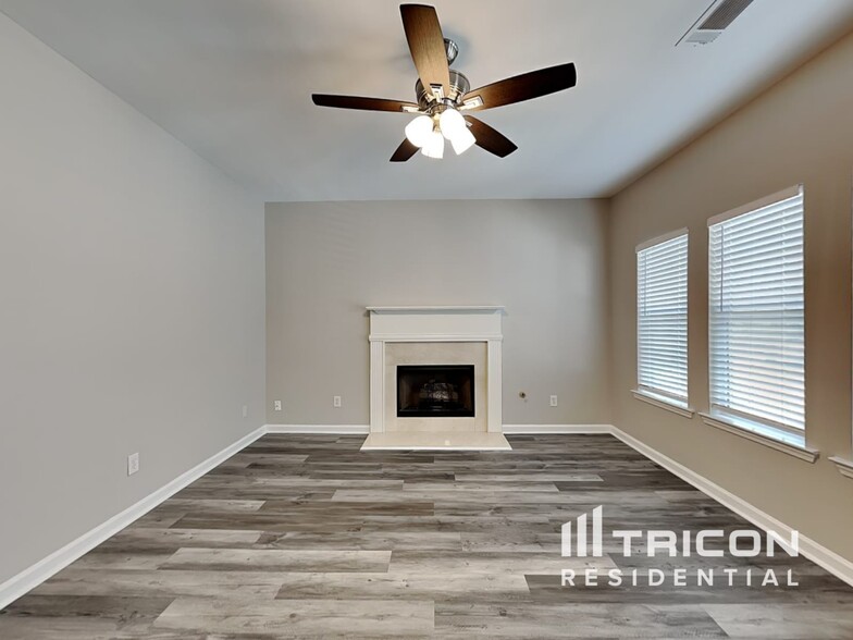 Building Photo - 606 Brookwater Dr