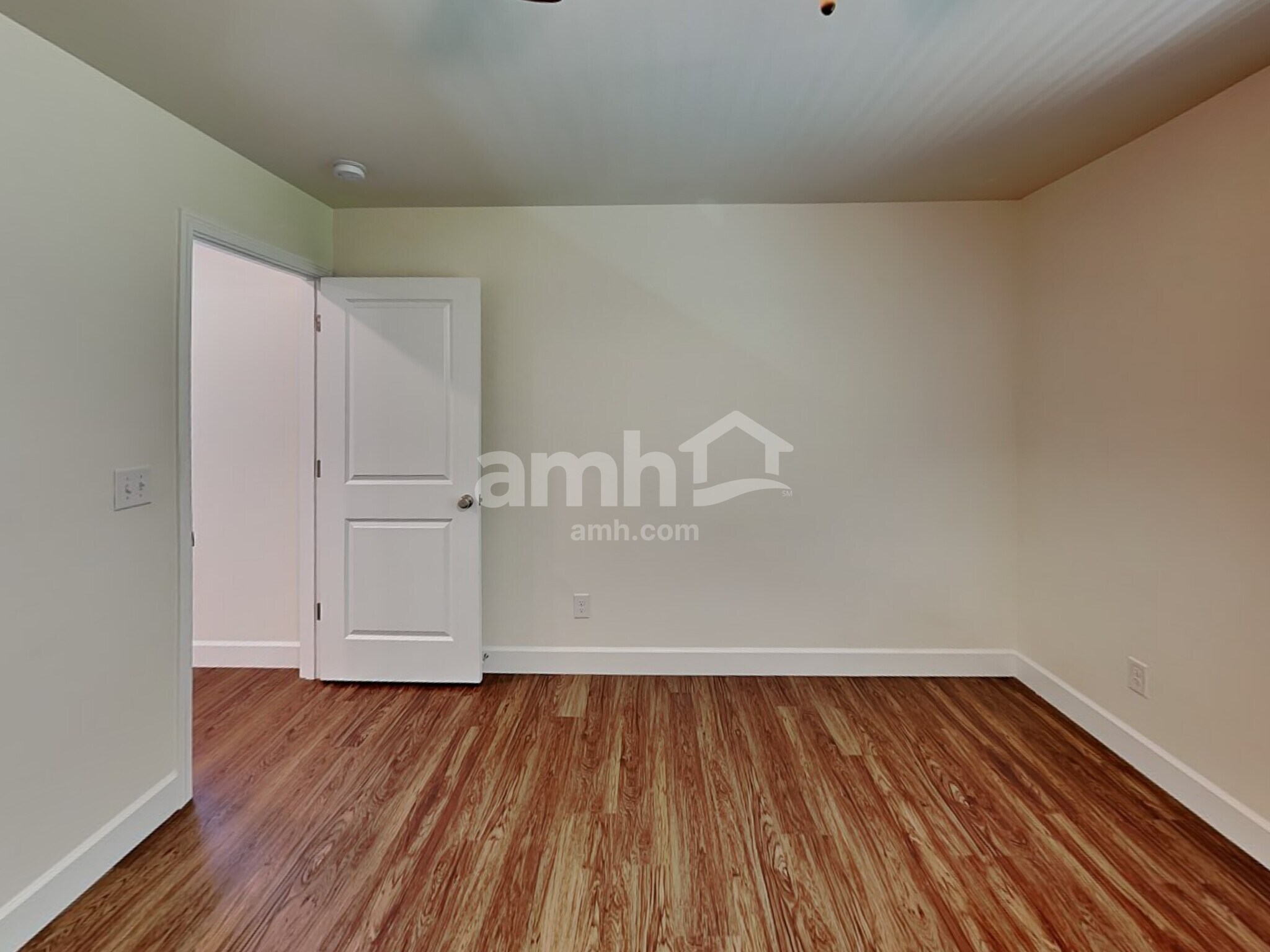 Building Photo - 2111 104th Dr SE