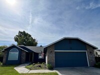 Building Photo - Pet Friendly, Beautiful Home in The Cove W...