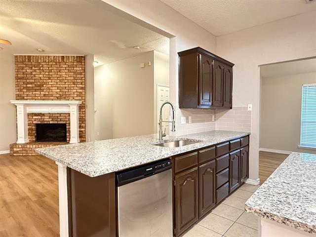 Building Photo - 621 Oak Forest Ln
