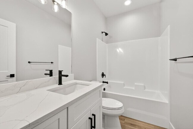 Building Photo - K551LI