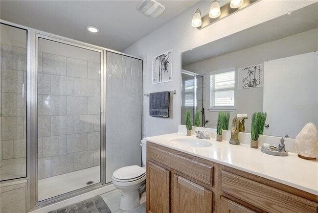 Building Photo - Leasing Special in Shadow Creek!