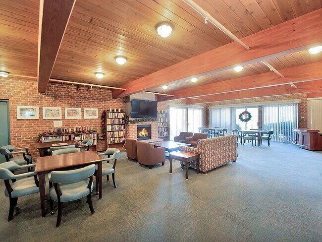 Building Photo - "Charming 2-Bed, 2-Bath Retreat in Northfield's Arbor Lane Oasis!"