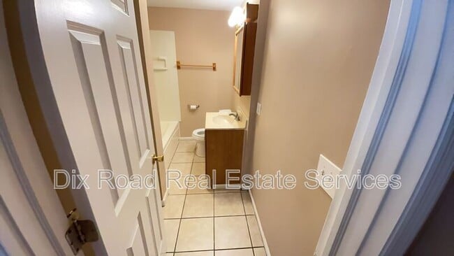 Building Photo - 1425 Welsh Ave