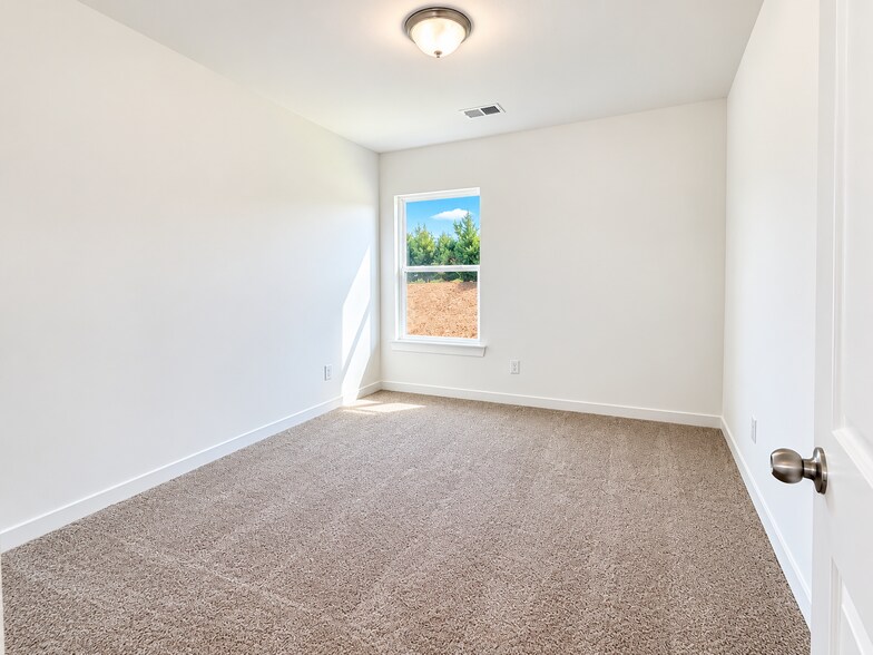Building Photo - 44 Purackal Ln