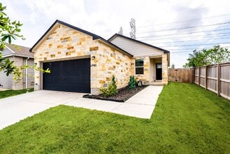 Building Photo - Stunning 1-Story Ranch with Lake View on C...