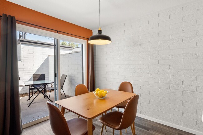 Building Photo - 1 Bedroom apartment in north Tempe!