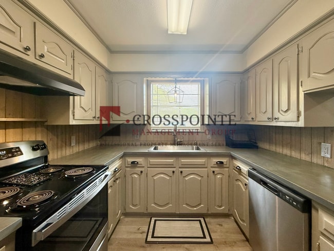 Building Photo - Almost Ready! 2 Bedroom 1 Bath ON Lake Palestine!