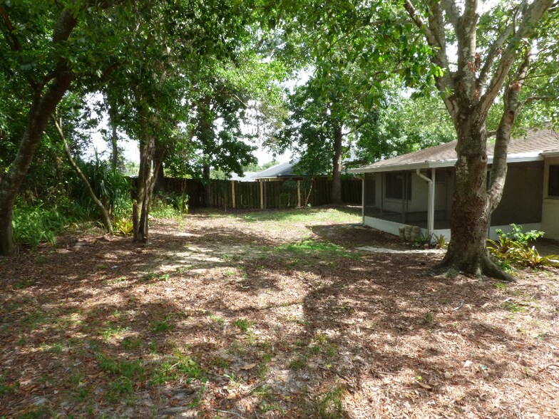 Building Photo - 795 Sweetbrier Dr