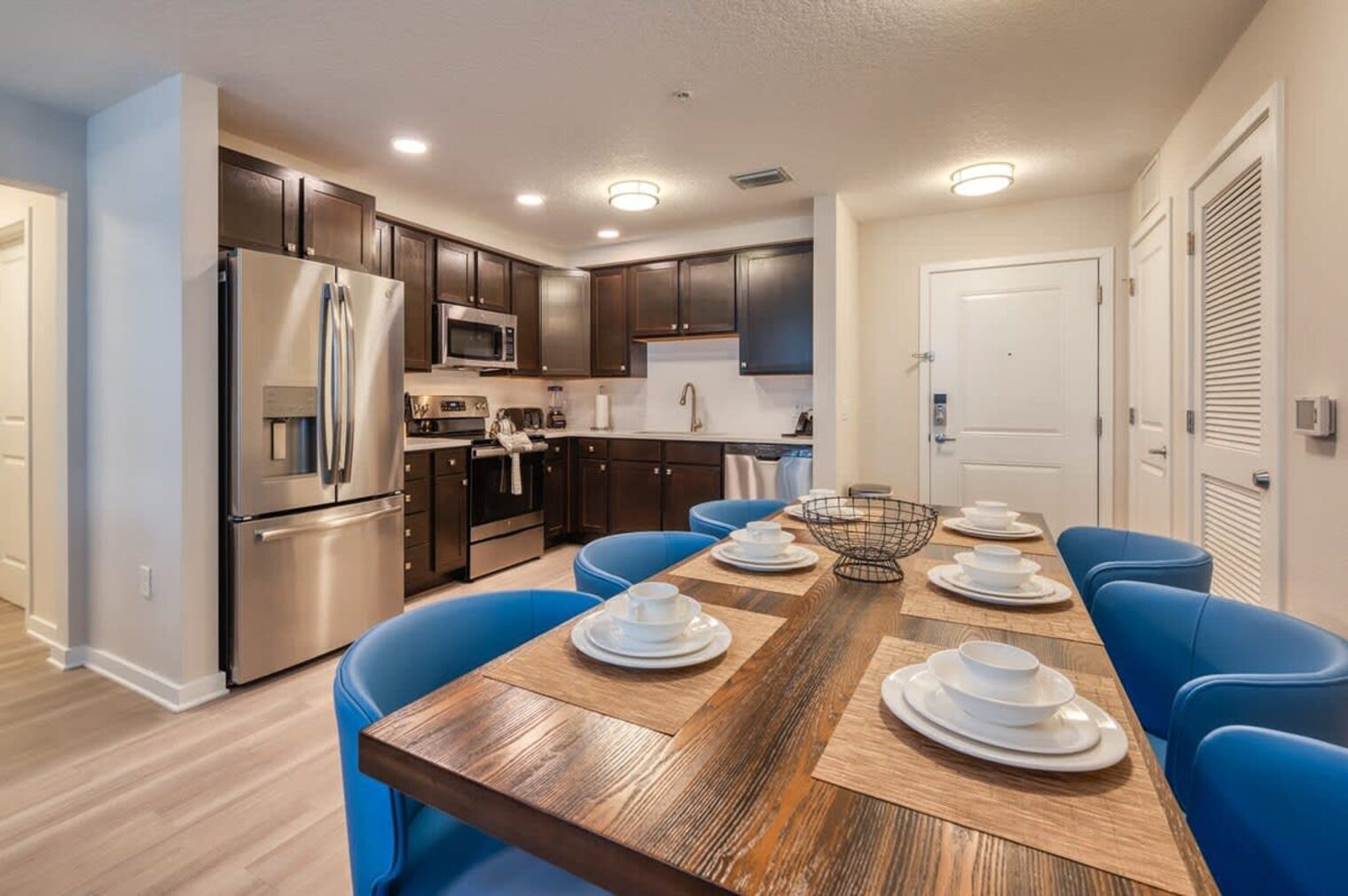 Building Photo - 4000 Breakview Dr