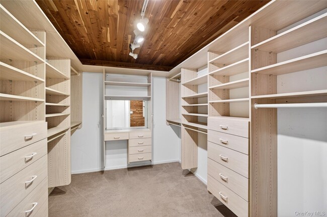 Building Photo - 6 Raven Way