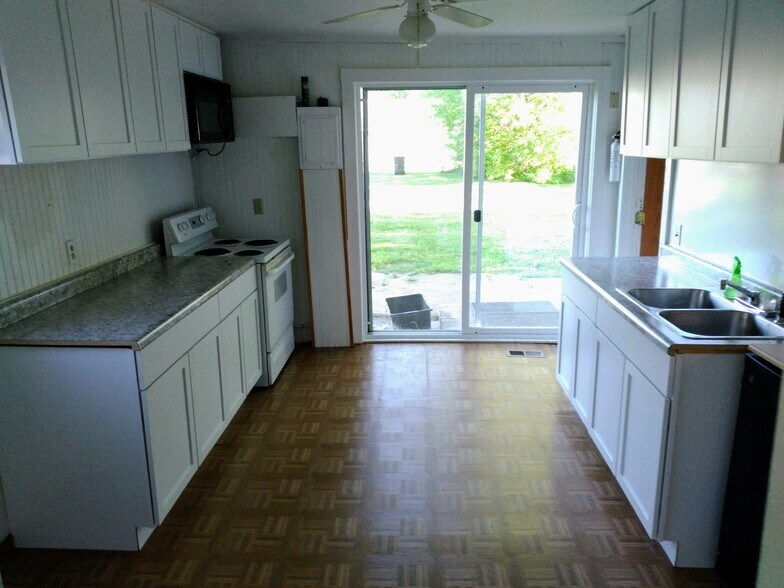 KITCHEN - 1324 M St NE