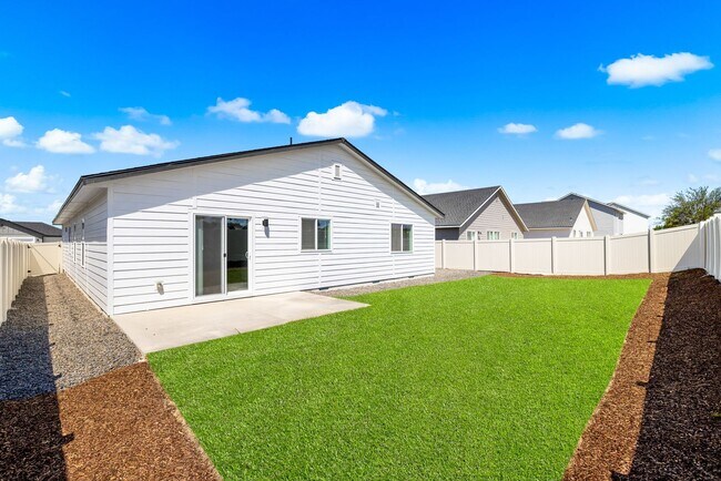 Building Photo - New Meridian Home with Vaulted Great Room and Extra Garage Space
