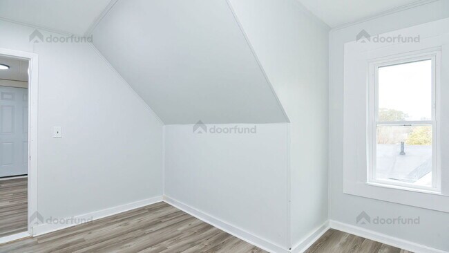 Building Photo - 144 Franklin St