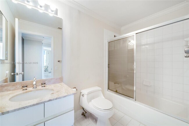 Building Photo - 888 Brickell Key Dr