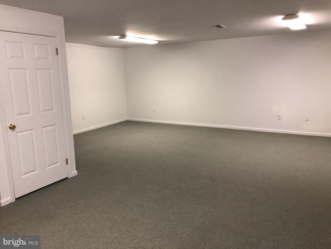 Building Photo - 1081 Chanticleer