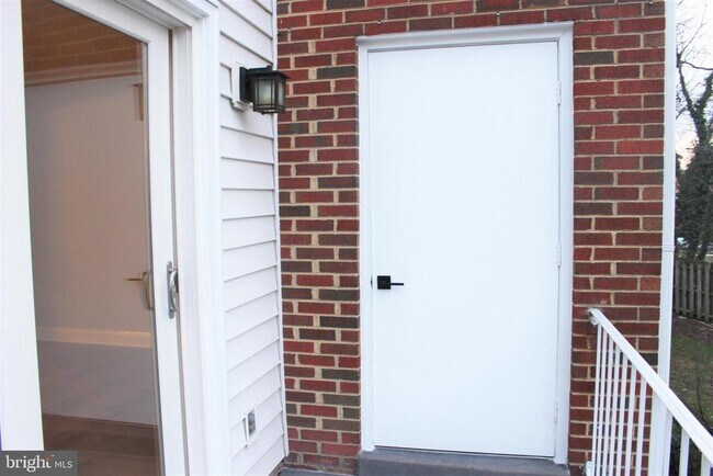 Building Photo - 154 Fairfield Dr