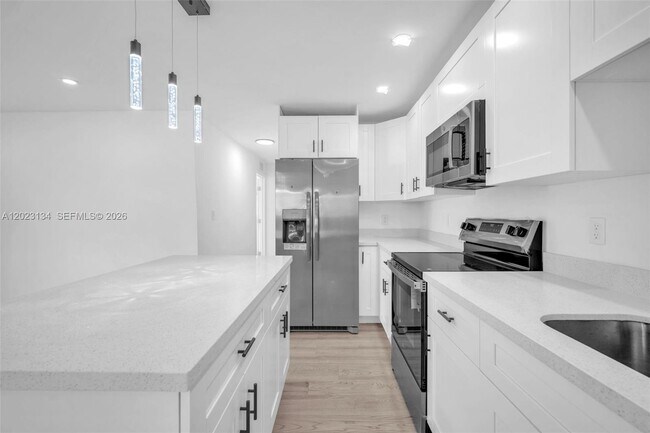 Building Photo - 2572 NW 20th St