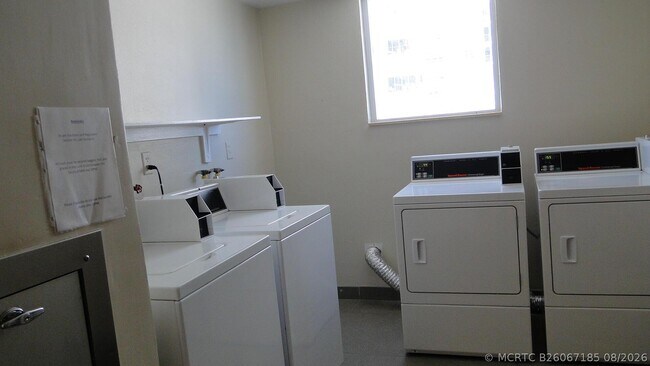 Building Photo - 4250 Galt Ocean Dr