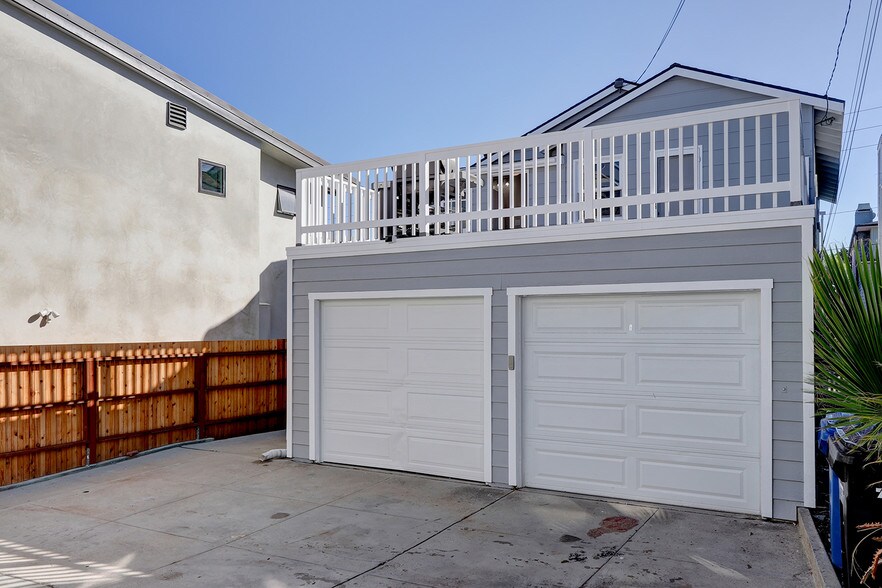 one car garage for unit - 423 28th St