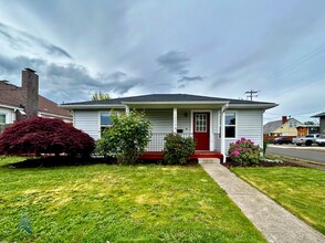 Building Photo - Newly Remodeled Single Family Home