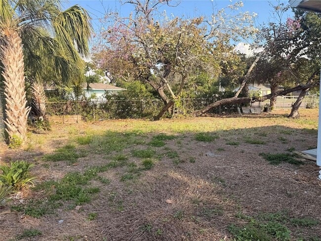 Building Photo - 1327 43rd St S