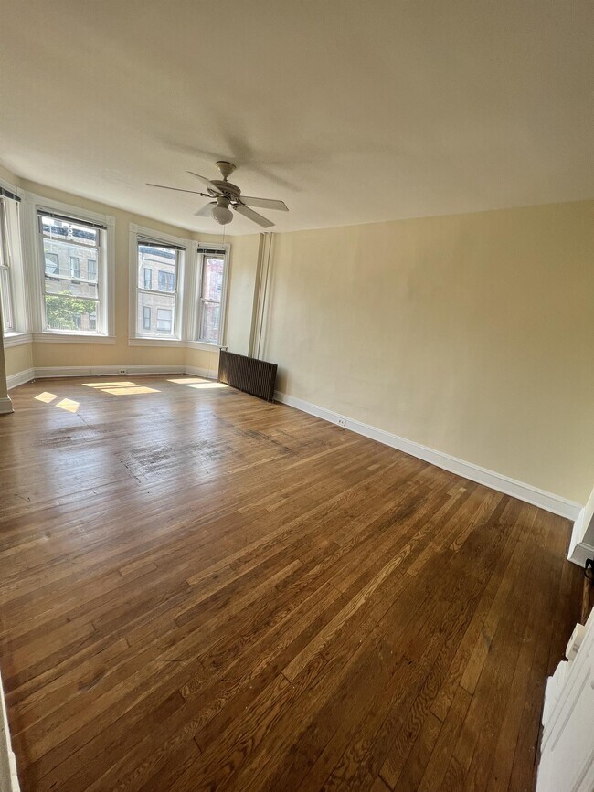 Building Photo - 2315 N Charles St